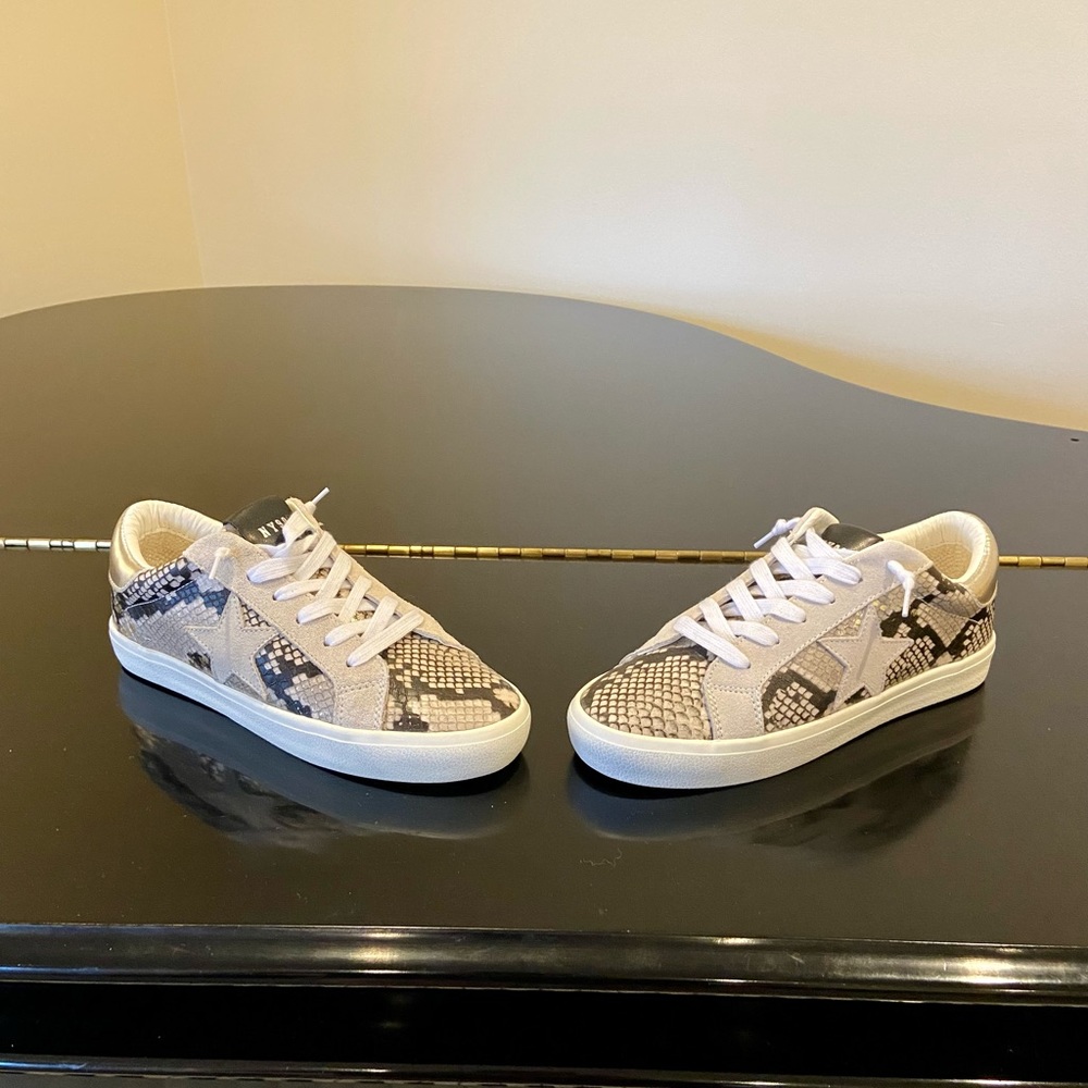 Steve Madden Luxury Authentic Minimalist RARE Animal Print Starling Sneaker - Picture 9 of 17